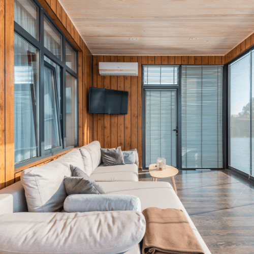 best aluminium glass and glazing service provider company in ahmedabad who installs glass doors, aluminium glass windows and glass wall.